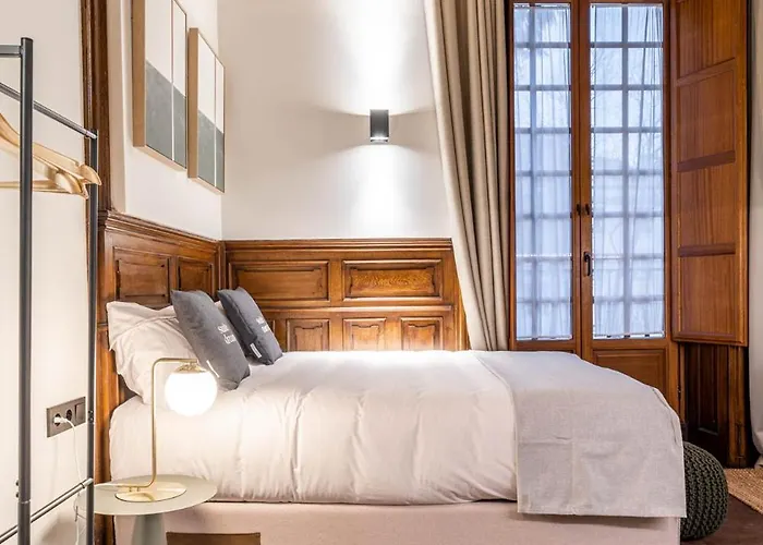 Limehome Palacio De Alava-velasco