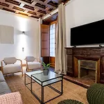 Limehome Palacio De Alava-velasco شقة