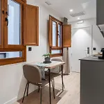 Limehome Palacio De Alava-velasco דירה