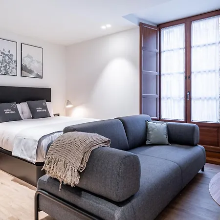 Limehome Palacio De Alava-velasco 아파트 *