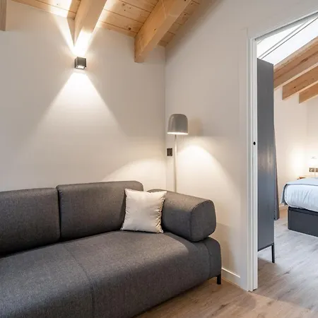 Limehome Palacio De Alava-velasco