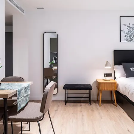 Limehome Palacio De Alava-velasco 비토리아개스테즈