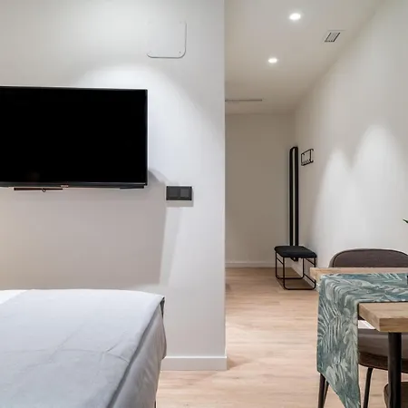 Limehome Palacio De Alava-velasco * 비토리아개스테즈