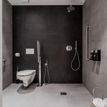 Limehome Palacio De Alava-velasco