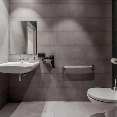 Limehome Palacio De Alava-velasco 비토리아개스테즈