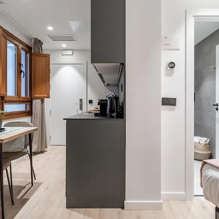 Limehome Palacio De Alava-velasco 아파트 *