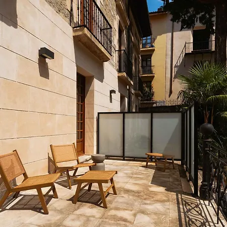 Limehome Palacio De Alava-velasco *